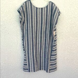 Peyton & Parker striped linen blend dress  buttons and v neck cut on the back
